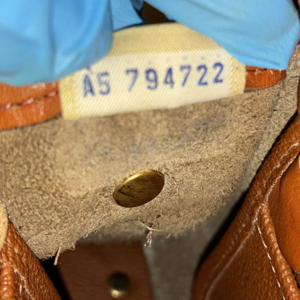 Vintage Dooney Bourke USA Pebbled Leather Crossbody Bag Purse All Weather Taupe - Picture 12 of 16